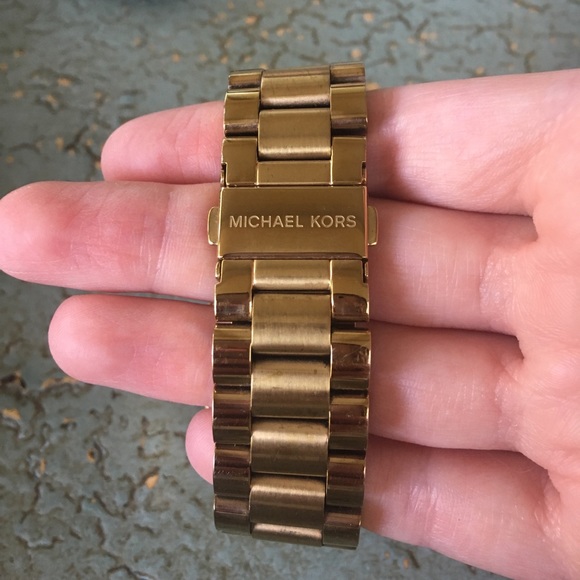 Michael Kors gold watch✨ - Picture 7 of 7